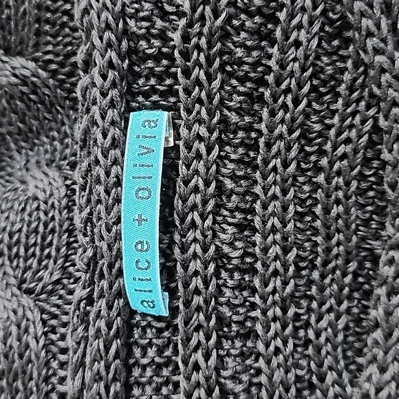 NEW ALICE + OLIVIA Sweater - Picture 9 of 15